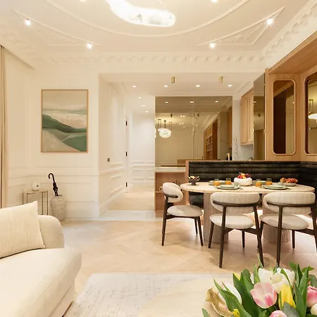 Maison Galante - Serviced In Champs-elysées Parigi